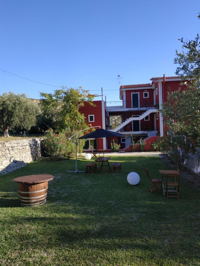 Kykeon Studios Katelios Luaran gambar